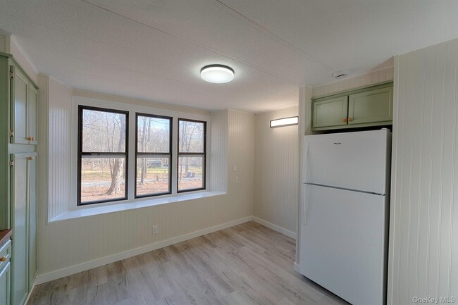 Building Photo - 193 Decker Rd