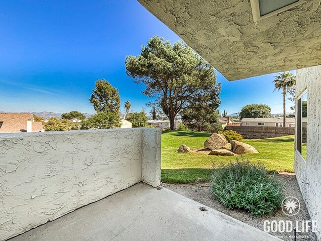 Building Photo - Stunning 3BD/2.5BA Townhouse in El Cajon W/ Central A/C, W/D, 2 Balconies, & Community Pool/Spa!