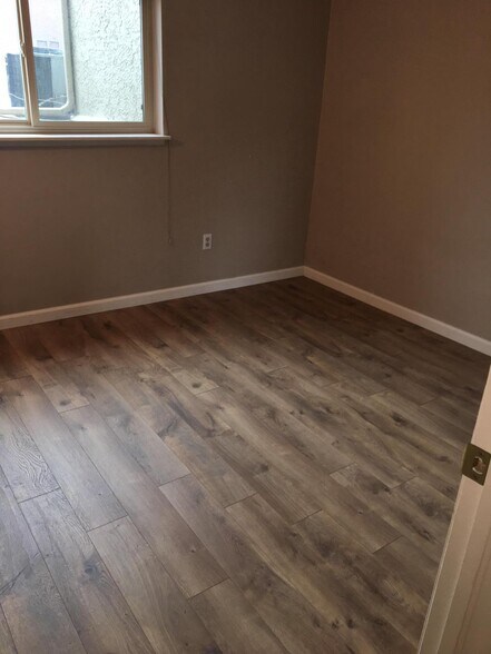 Building Photo - 20 S Boulder Cir