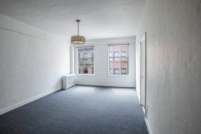 Building Photo - 631 Ofarrell St