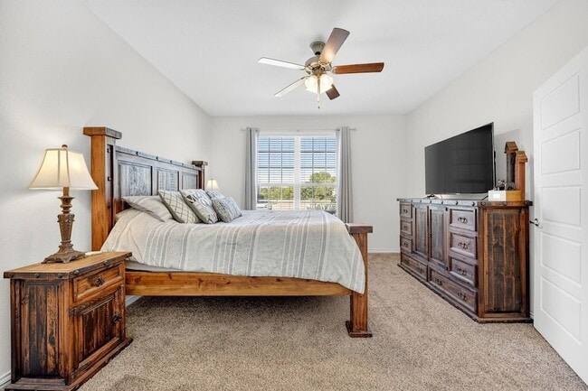 Building Photo - 2209 Barx Dr