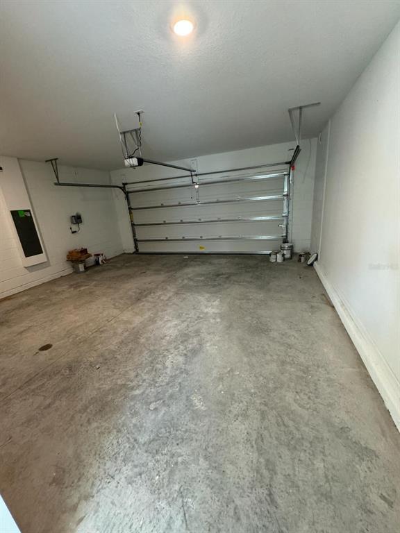 Building Photo - 724 Reggie Rd