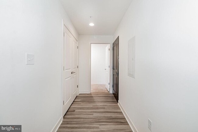 Building Photo - 1708 Fairmont Dr