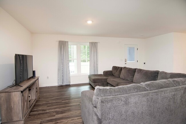 Building Photo - 37444 Castaway Dr