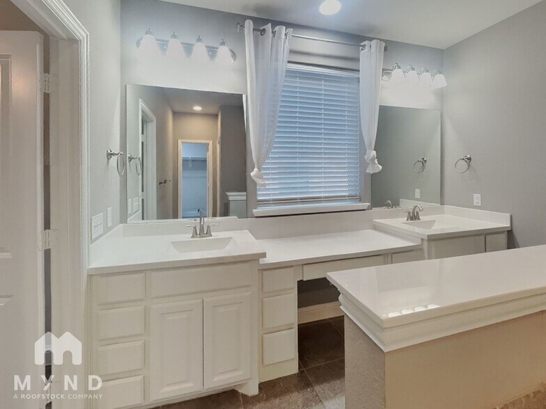 Building Photo - 1424 Bird Cherry Ln