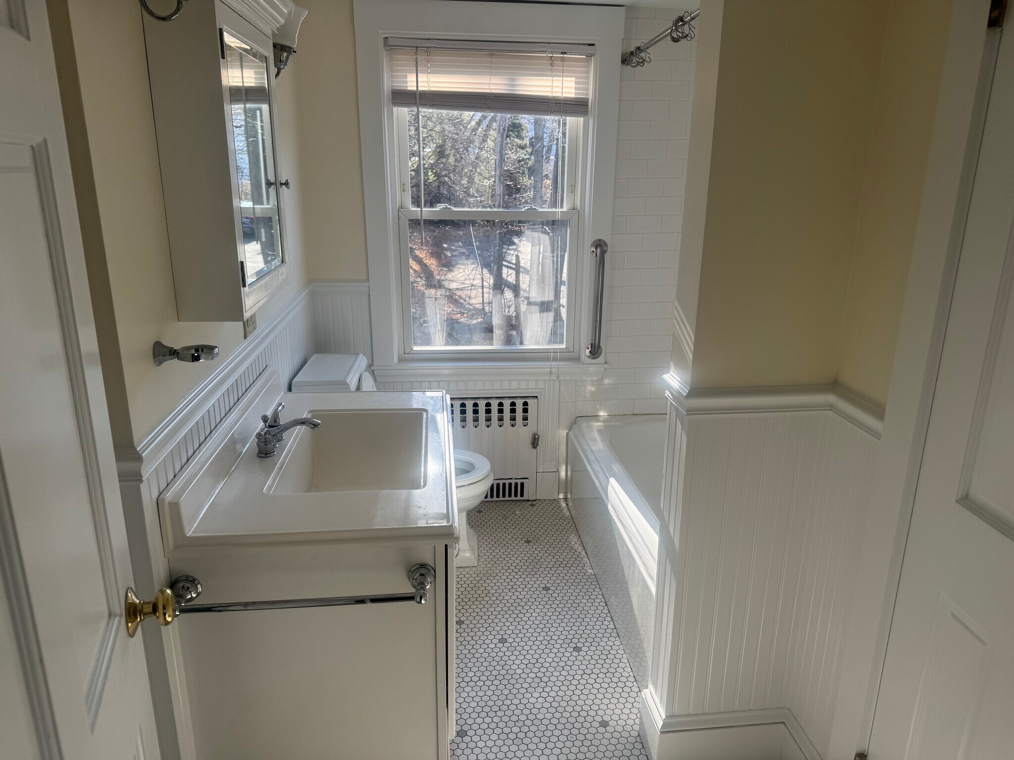 Building Photo - 5 Curve St