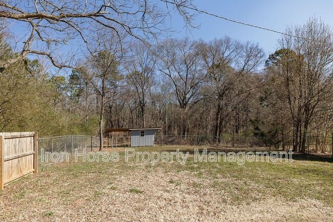 Building Photo - 2084 Broad St