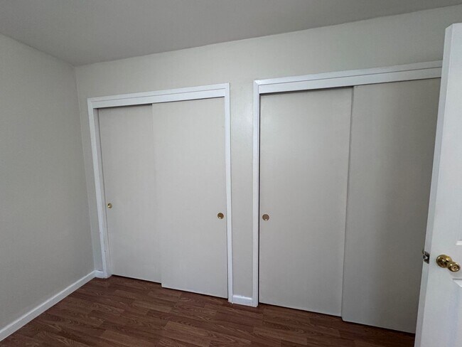 Building Photo - Unit 3