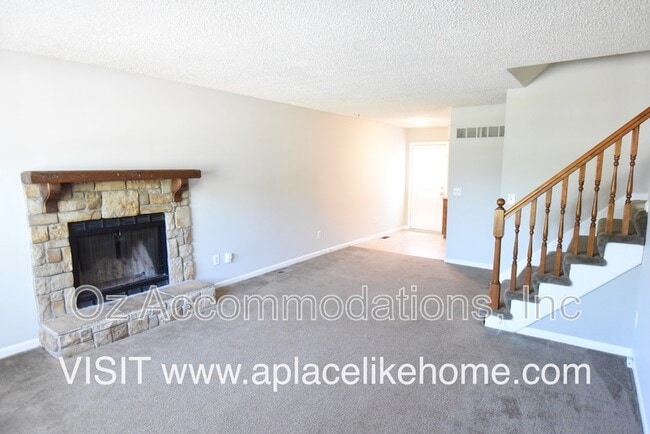 Building Photo - 1725 W Spruce St