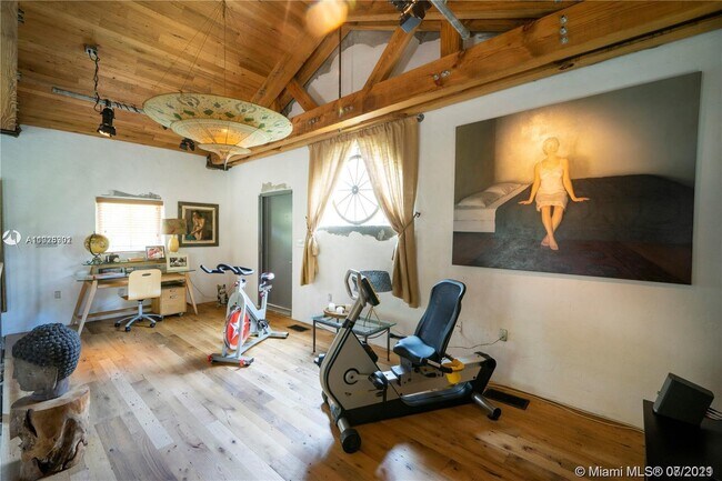 Building Photo - 681 NE 57th St