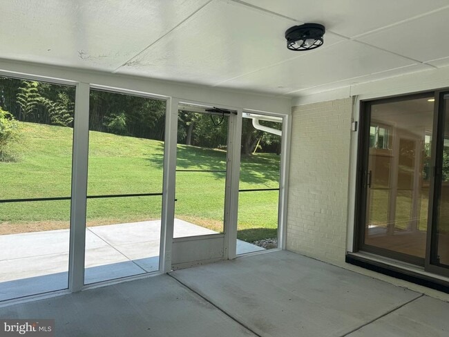 Building Photo - 1306 Pine Ridge Ln