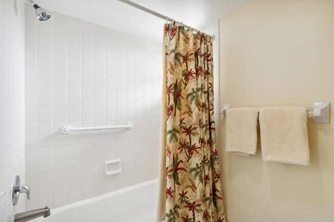 Building Photo - 600 Neapolitan Way