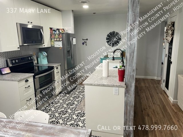 Building Photo - 337 Mary Ln