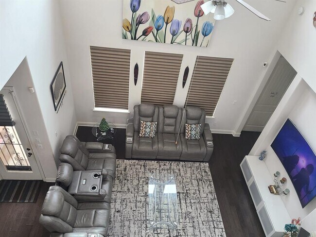 Building Photo - 608 Cascada Lane