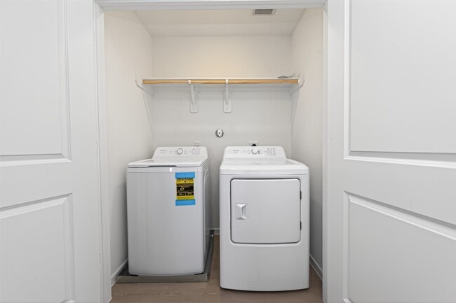 Building Photo - 6273 Alder Crk Dr