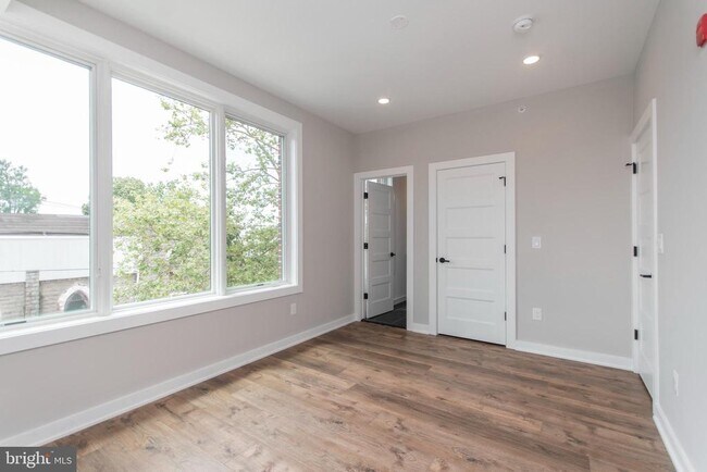 Building Photo - 437 N 35th St