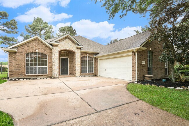Building Photo - 16434 Red Crest Dr