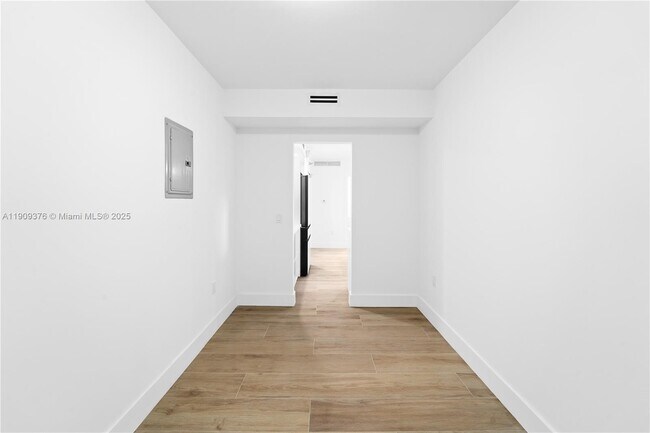 Building Photo - $3,200MONTHLY;10185 COLLINS AVE # 722 BAL HARBOUR, FL 33154