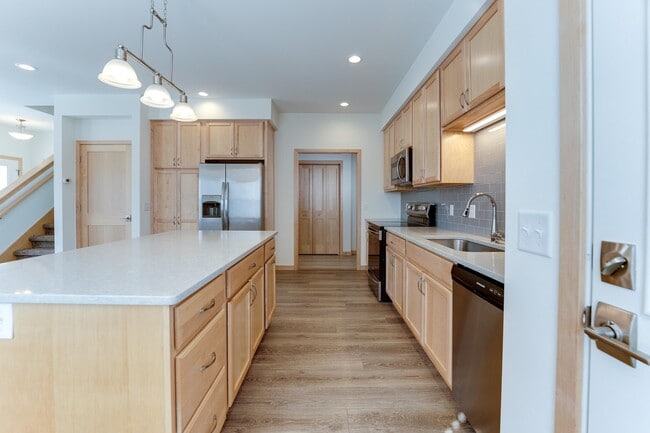 Building Photo - 3630 Angelus Wy