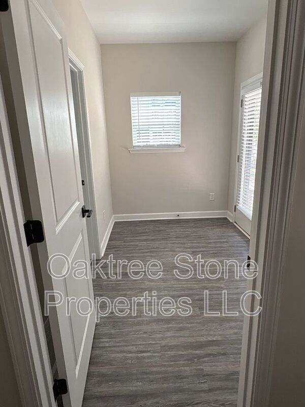 Building Photo - 2591 Ocean Dr NW