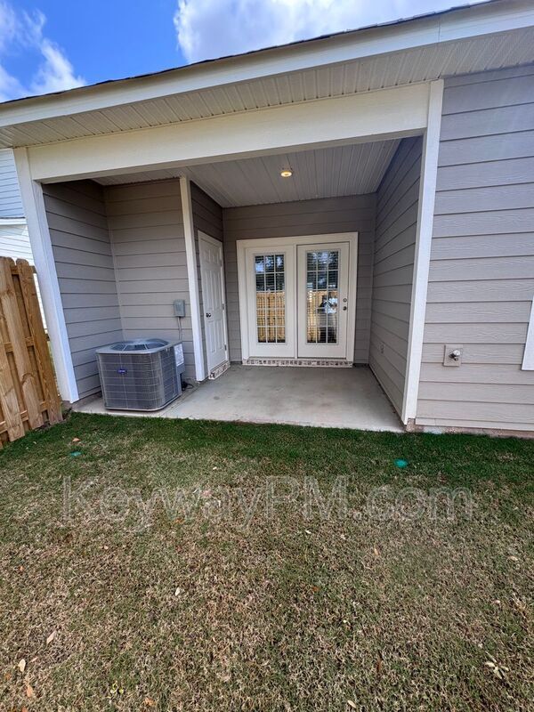 Building Photo - 2071 Denmark Ave SE