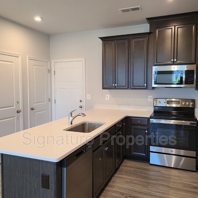Building Photo - 9278 Magellan Pky