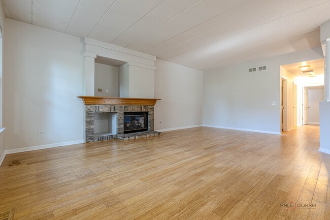 Building Photo - 598 Harvey Lake Dr