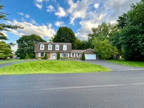 Building Photo - 10S450 Wind Jammer Ln