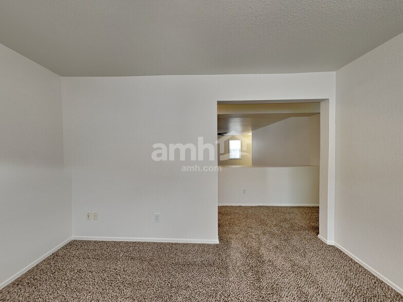 Building Photo - 11312 E Quintana Ave