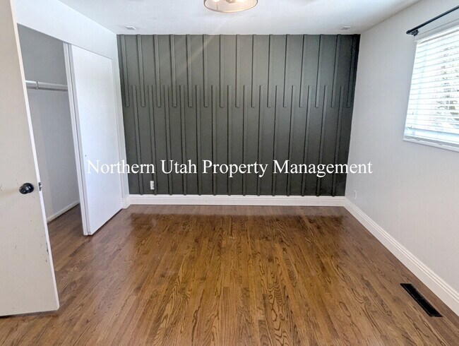 Building Photo - East Bench 5 Bed, 2 Bath