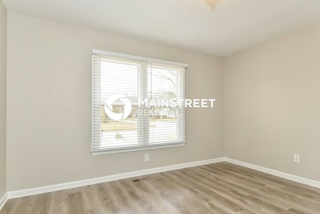 Building Photo - 3 Bedroom Pet-Friendly Home in GREENSBORO,...