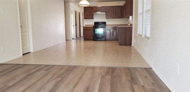 Building Photo - 1119 Desert Oasis Ln