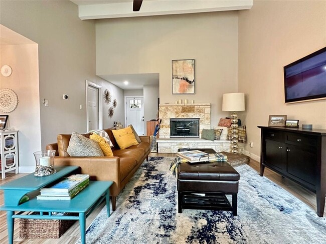 Building Photo - 2715 Alderwood Dr