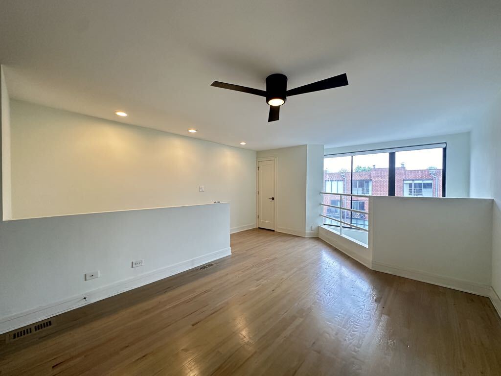 Building Photo - 843 W Grace St