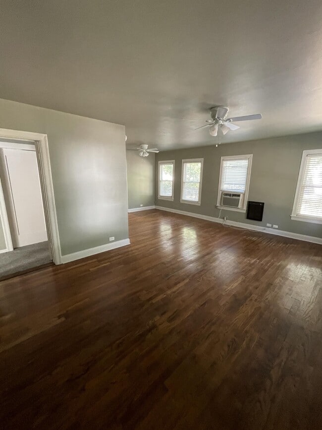 Building Photo - 935 Allen Ave