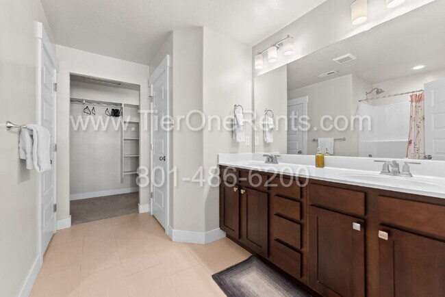 Building Photo - NO DEPOSIT option available for qualified ...