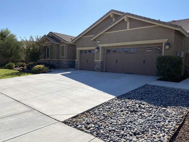 Building Photo - 29537 Glenneyre Way