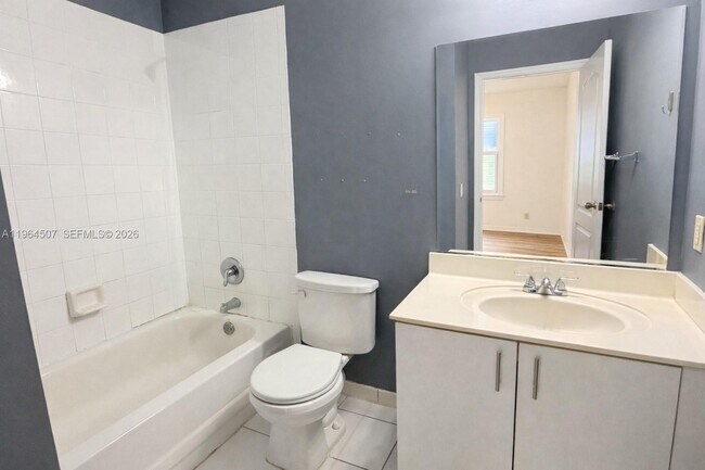 Building Photo - 835 NE 212th Terrace