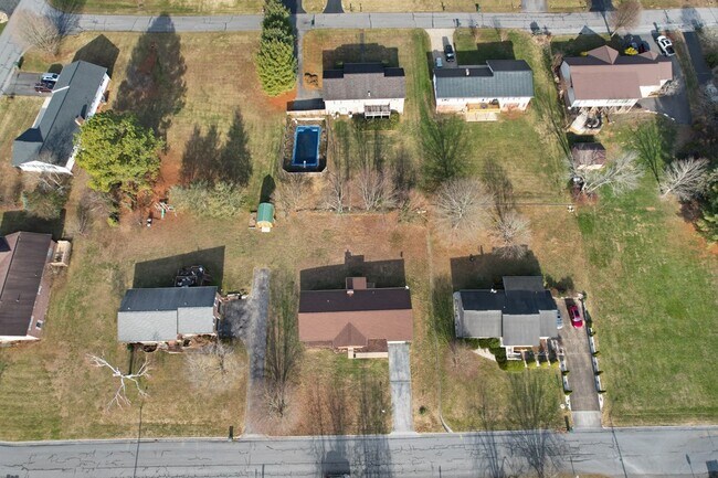 Building Photo - 983 Beverly Dr