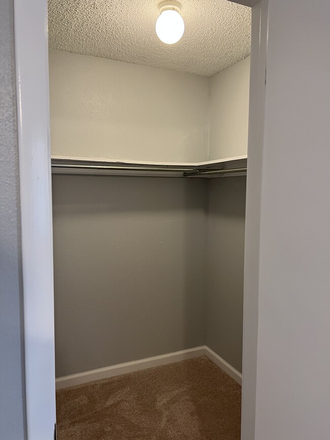 Building Photo - 711 Harbour Town Dr