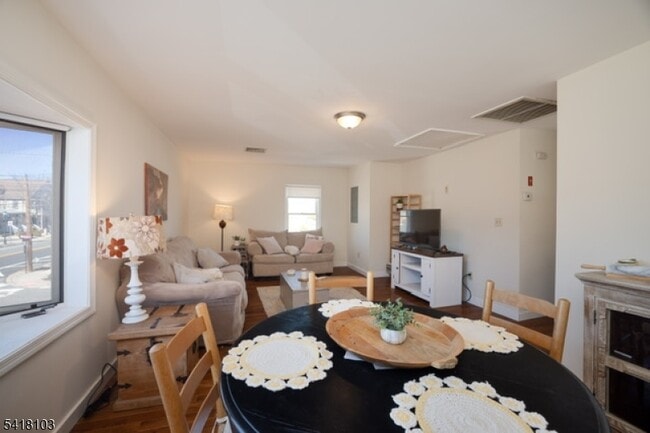 Building Photo - 108 N Gaston Ave