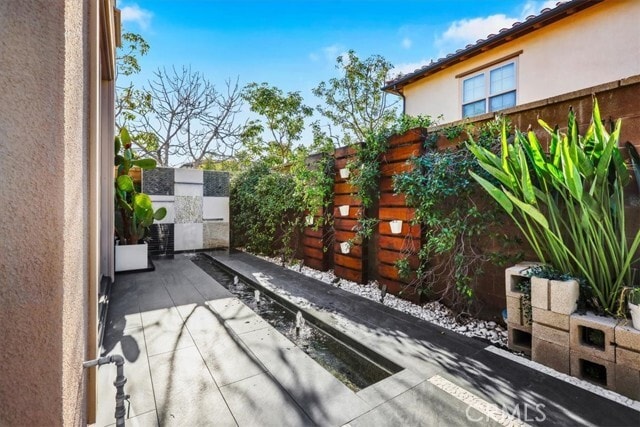 Building Photo - 71 Weston