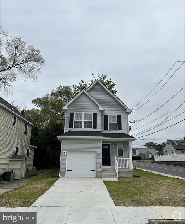 Building Photo - 300 Saunders Ave