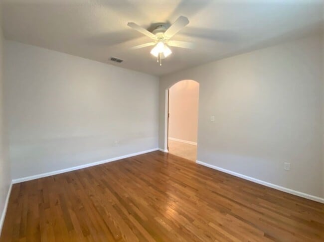 Building Photo - Beautiful 3 Bedroom Port Orange Home!