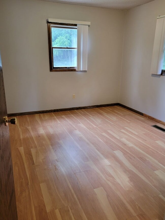 Building Photo - Single Family Home
