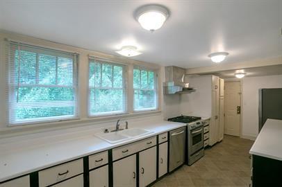 Building Photo - 2150 Lenox Rd NE