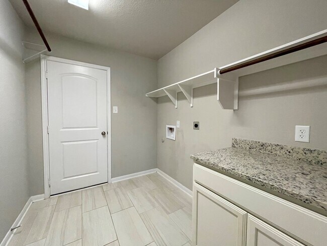 Building Photo - 8113 Northgate Lp