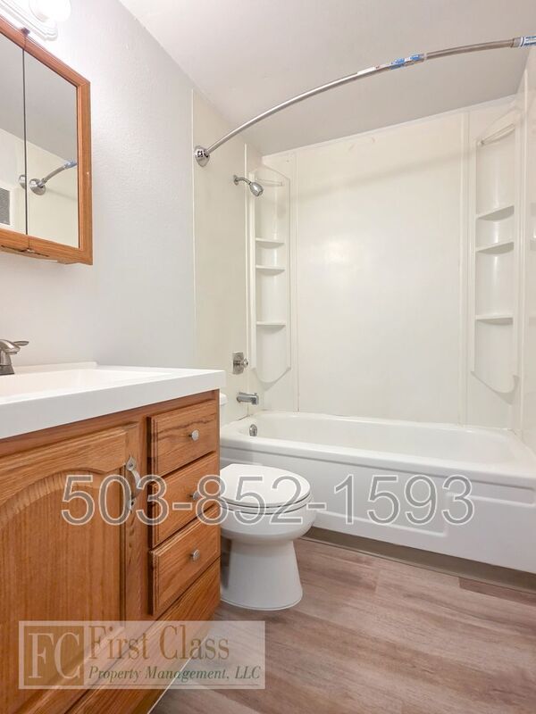 Building Photo - 3618 SW Beaverton Hillsdale Hwy