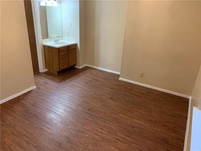 Building Photo - 8009 Clydesdale Dr