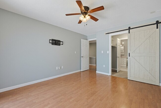 Building Photo - 167 Greenbrook Dr